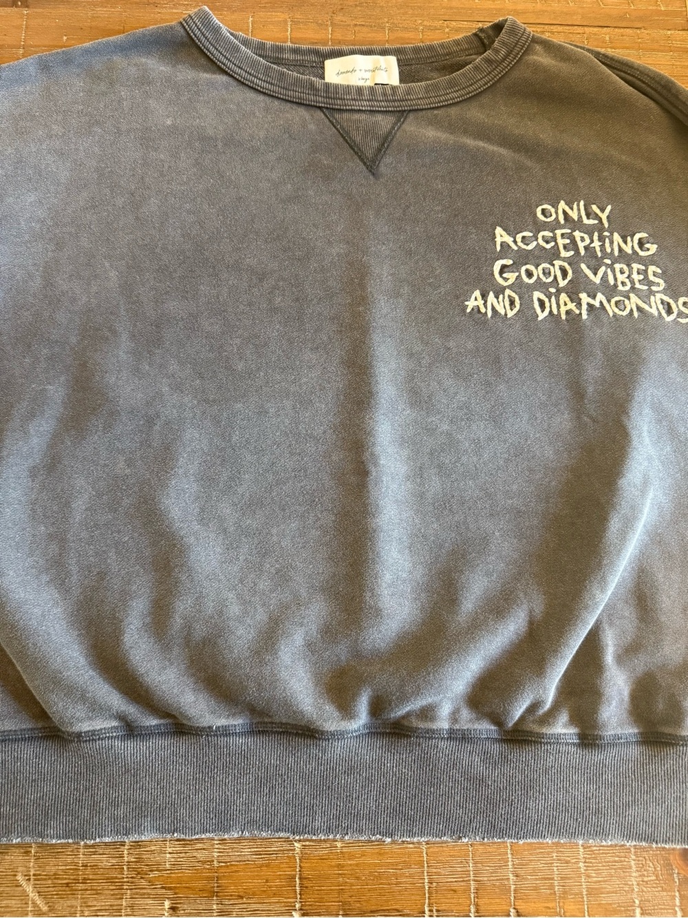 Diamonds and Sweatshirts size XL - Picture 8 of 10